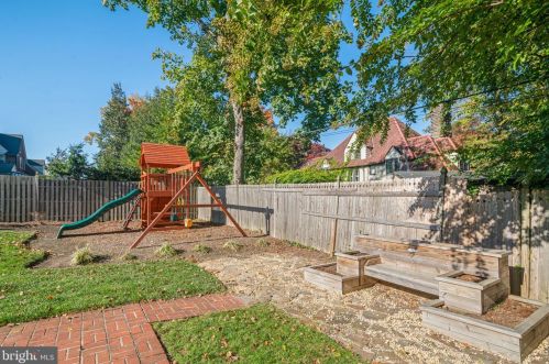 1023 Washington Ave, Tavistock NJ 08033-3605 exterior