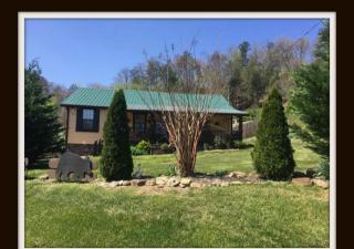 1950 Little Valley Rd, Pigeon Forge, TN 37862-7424