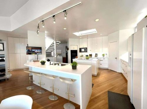 13 Heards Overlook Ct, Atlanta GA  30328-4757 exterior