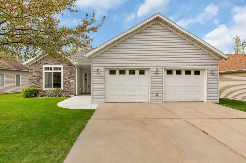 903 Oak Pond Dr, Sartell, MN 56377-4518