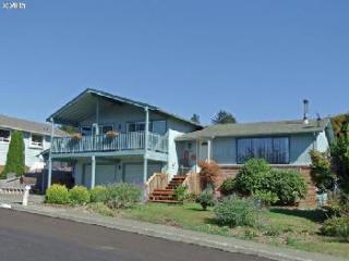880 Midland Way, Harbor, OR 97415-9732