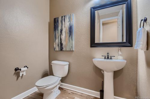 7500 Eaton Park Way, Aurora CO 80016-4292 exterior