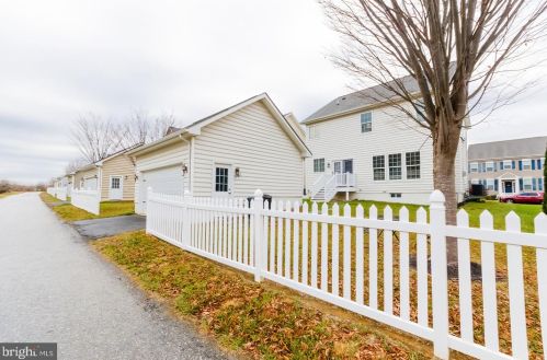 169 Colonial Dr, Charles Town WV 25414-4920 exterior