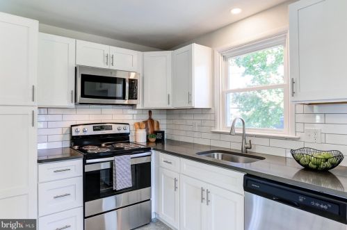 86 Victoria Ln, Lancaster PA  exterior