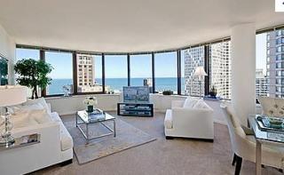 200 Ontario St, Chicago IL  60611-3605 exterior