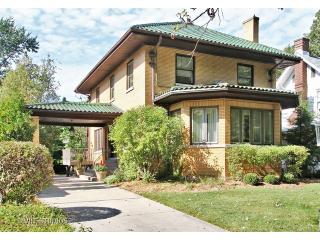 6240 Livermore Ave, Chicago, IL 60646-4004