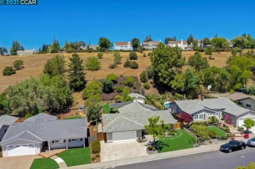 328 Mission Dr, Pleasanton, CA 94566-7630