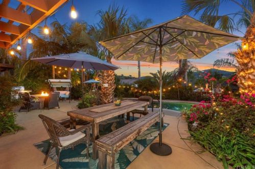 3433 Royal Rd, Vista CA  92084-6616 exterior