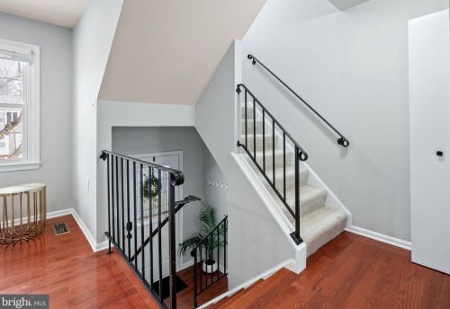 12242 Cinnamon St, Woodbridge VA  22192-1705 exterior