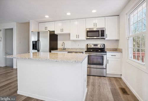 7627 Fallswood Way, Lorton, VA 22079-1729