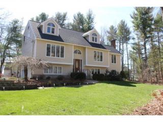 15 Mallard Dr, Hudson NH  03051-3546 exterior