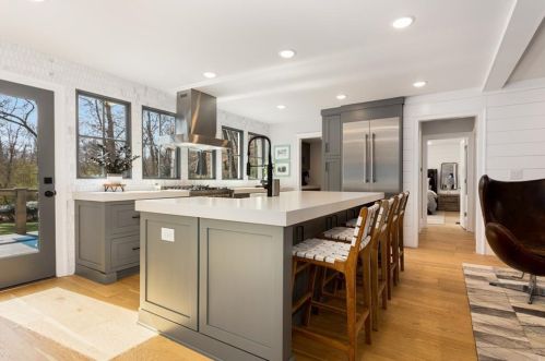935 Landmark Dr, Atlanta GA  30342-2405 exterior
