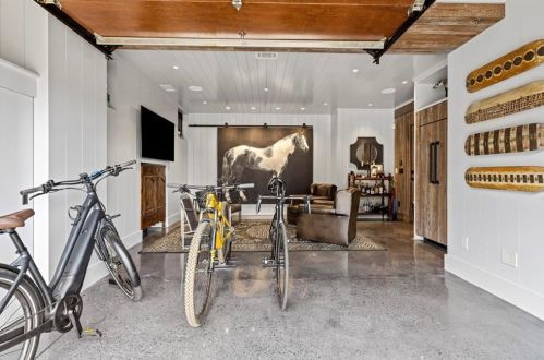 395 Beverly Rd, Atlanta GA  30309-2728 exterior