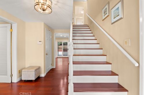 1430 Greenbriar Rd, Glendale CA  91207-1053 exterior
