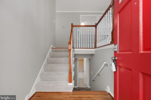 13712 Gilbert Rd, Woodbridge, VA 22193-2504