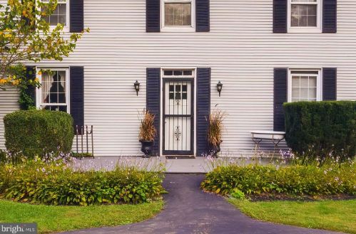 1122 Duncan Rd, Harpers Ferry, WV 25425-4049