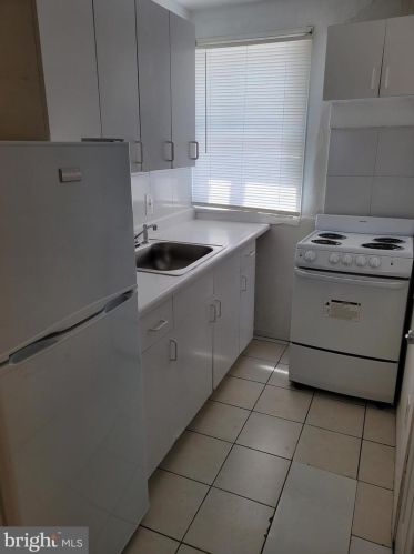 703 State St, Trenton NJ 08609-2008 exterior