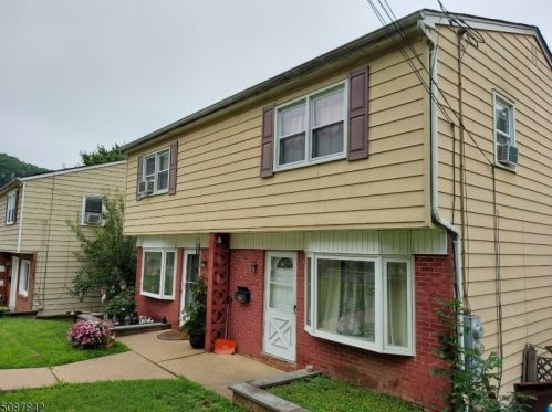 31 Spring St, Dover, NJ 07801-4429