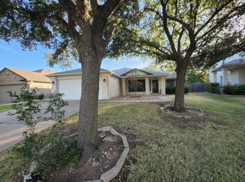 4429 Chickasaw Ct, Austin TX  78749-1126 exterior