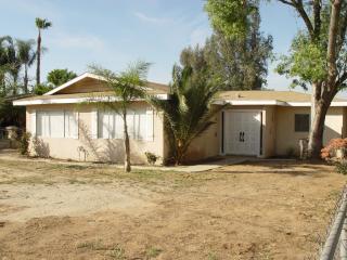 9141 Kennedy St, Riverside CA  92509-5904 exterior