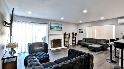 1555 Kimberly Ave, Anaheim CA  92802-2707 exterior