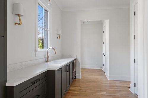 679 Moores Mill Rd, Atlanta GA  30327-0015 exterior