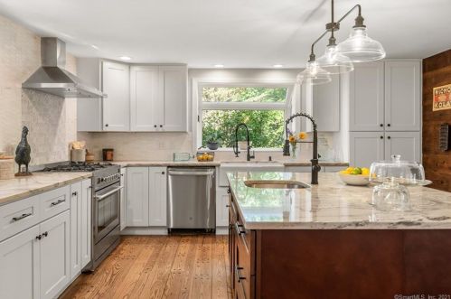 82 Orchard Hill Rd, Torrington CT  06791-1621 exterior