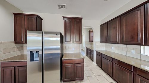 1009 Apache Lk Dr, Carrollton TX 75010-1193 exterior