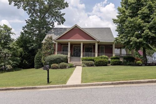 204 Crescent Moon Way, Holly Springs, GA 30114-5123