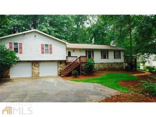 3731 Mill Lake Dr, Douglasville, GA 30135-2525