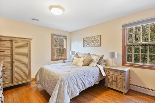 36 Laurel Dr, Upper Stepney CT  06468-1650 exterior