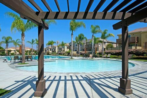 1470 Caminito Sicilia, Chula Vista CA  91915-4142 exterior