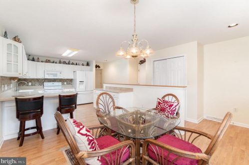 2460 Sweet Gum Cir, York, PA 17406-7538