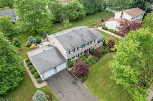 12 Stafford Rd, Parsippany, NJ 07054-2244