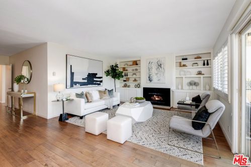 1037 18th St, Santa Monica, CA 90403-4422