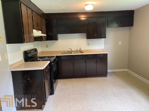 103 Foxfire Dr, Carrollton, GA 30117-5309