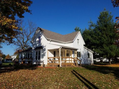 303 Adams St, Fountain Green, IL 62321-1113