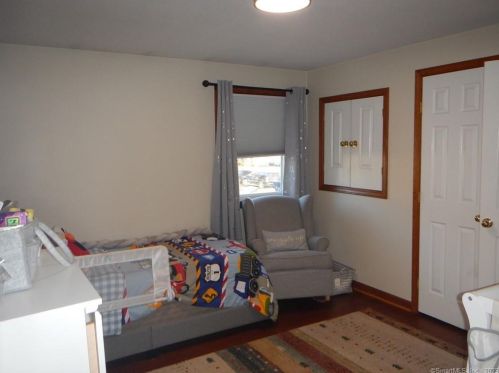433 Curtiss St, Southington CT  06489-1708 exterior