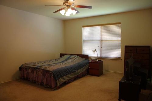 7551 Hedgeoak Ct, Fort Worth TX  76112-4451 exterior