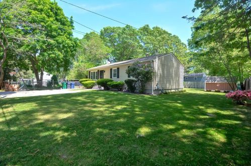 136 Reynolds Ave, Warwick, RI 02889-8740