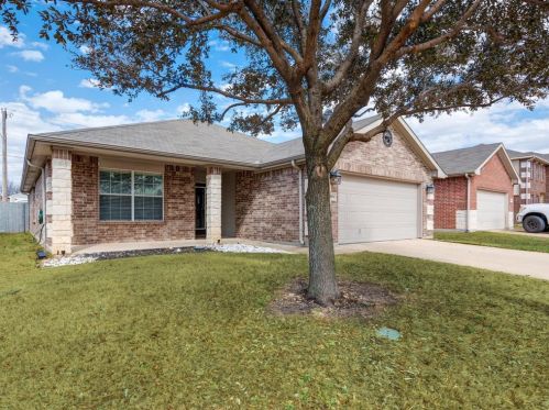 4816 Blue Top Dr, Fort Worth TX  76179-4369 exterior
