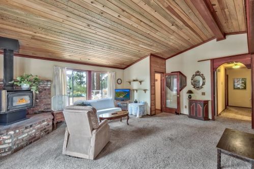 14567 Royal Way, Truckee CA  96161-1140 exterior