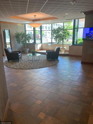 78 10th St, Saint Paul MN  55101-2206 exterior