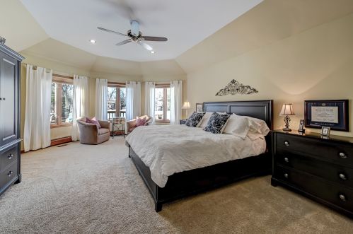 8300 County Line Rd, Willowbrook IL  60527-5719 exterior