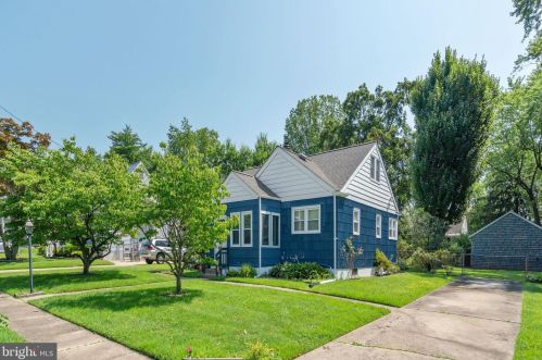 32 Nokomis Rd, Somerdale, NJ 08083-2809