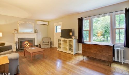 23 Morning Glory Rd, Warren, NJ 07059-7203