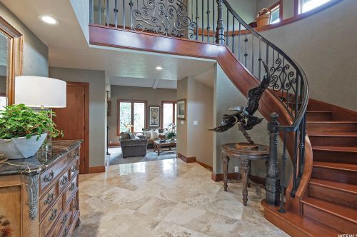 10188 Dimple Dell Ln, Sandy UT 84092-4505 exterior