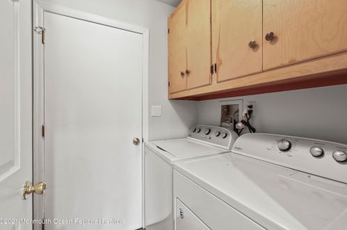 64 Redwood Dr, Tinton Falls NJ  07712-8702 exterior