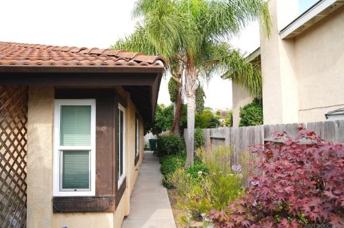 6712 Corintia St, Carlsbad, CA 92009-5906