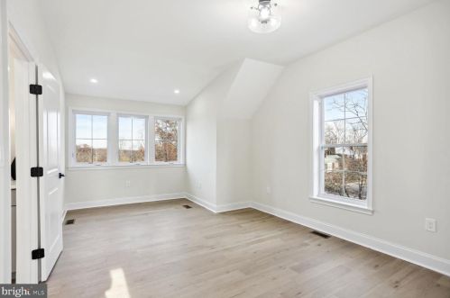 401 Boyd Ave, Silver Spring MD 20912-5404 exterior